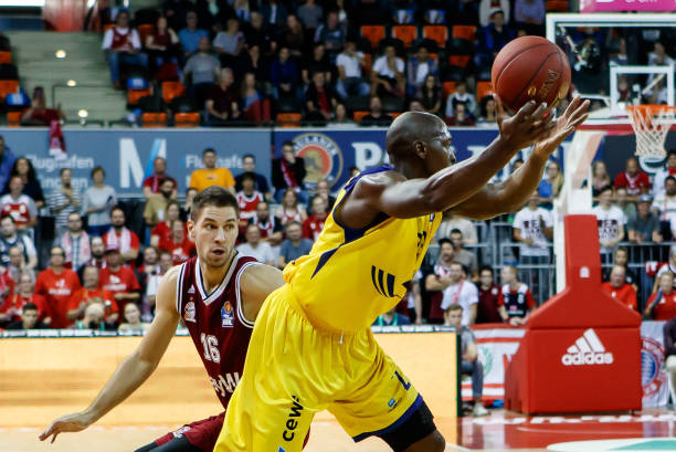 而且在公众 而且在公众