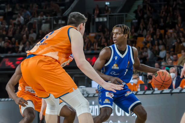 他的成长不 他的成长不